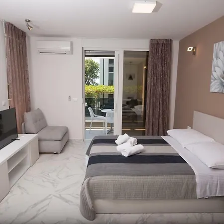 Apartments Adriatic Podstrana Exterior photo