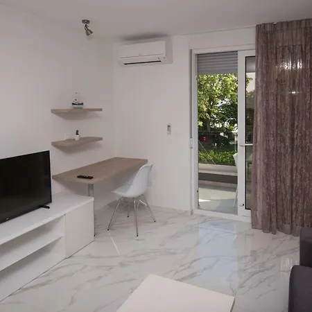 Apartments Adriatic Podstrana Exterior photo