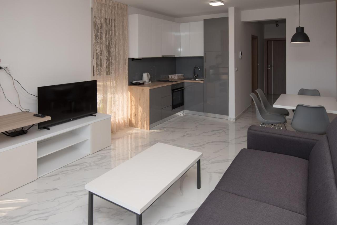 Adriatic Apartment *